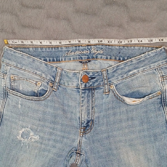 American Eagle Outfitters Light Blue Ripped 'Boy Fit' Jeans - Size 6 - Picture 3 of 7